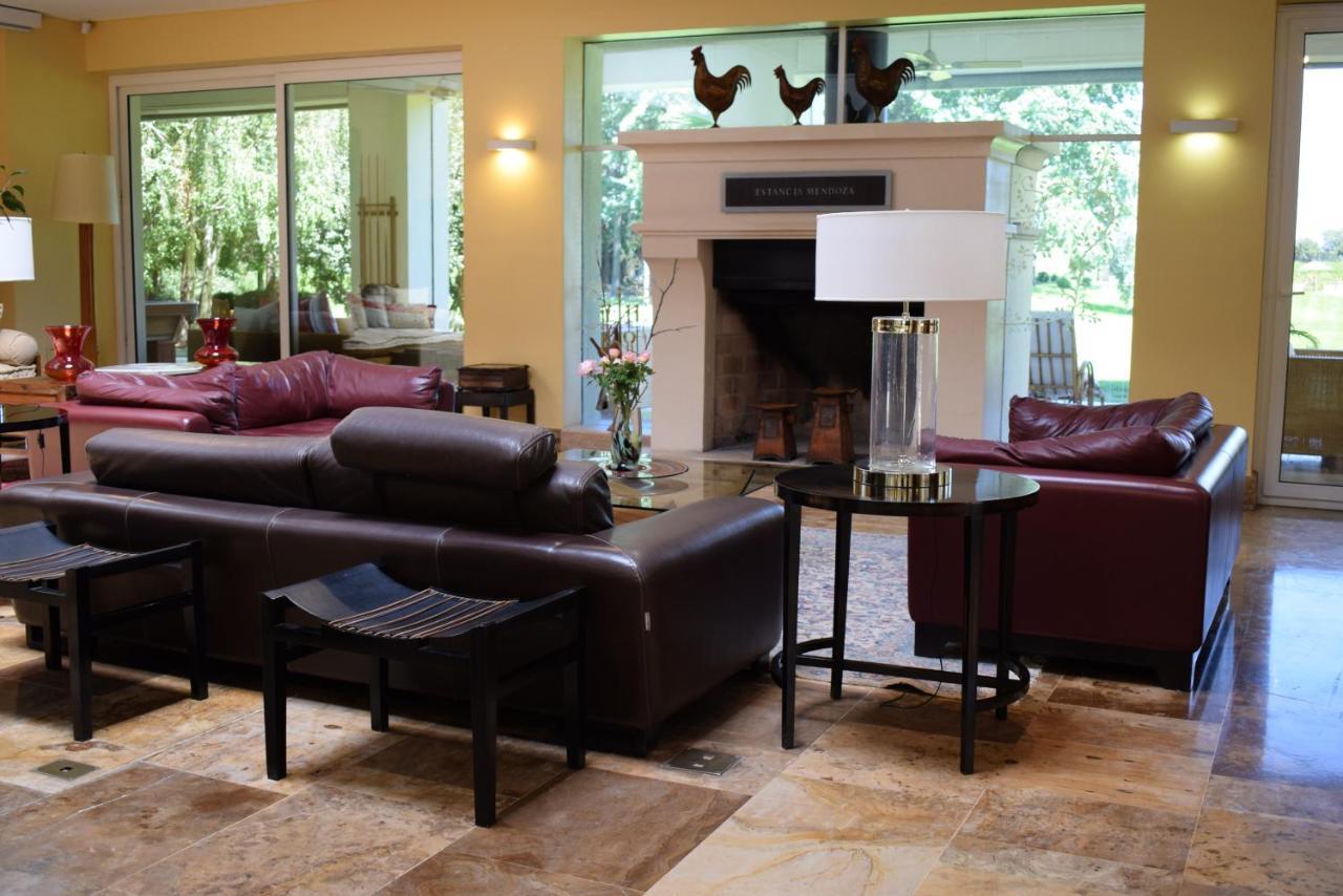 Tunuyán Estancia Mendoza Wine Hotel מראה חיצוני תמונה